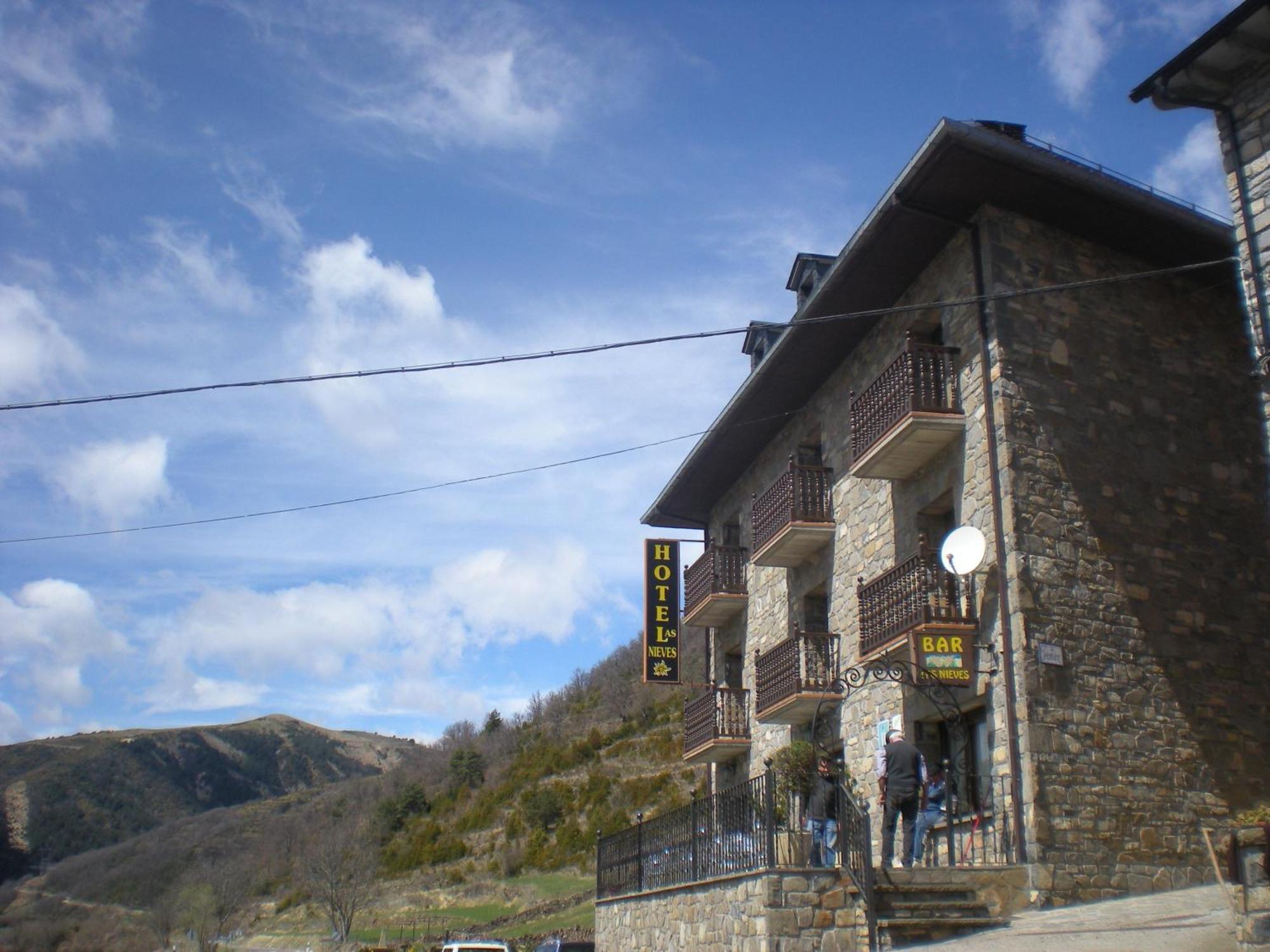 Hotel Las Nieves Linás de Broto Esterno foto